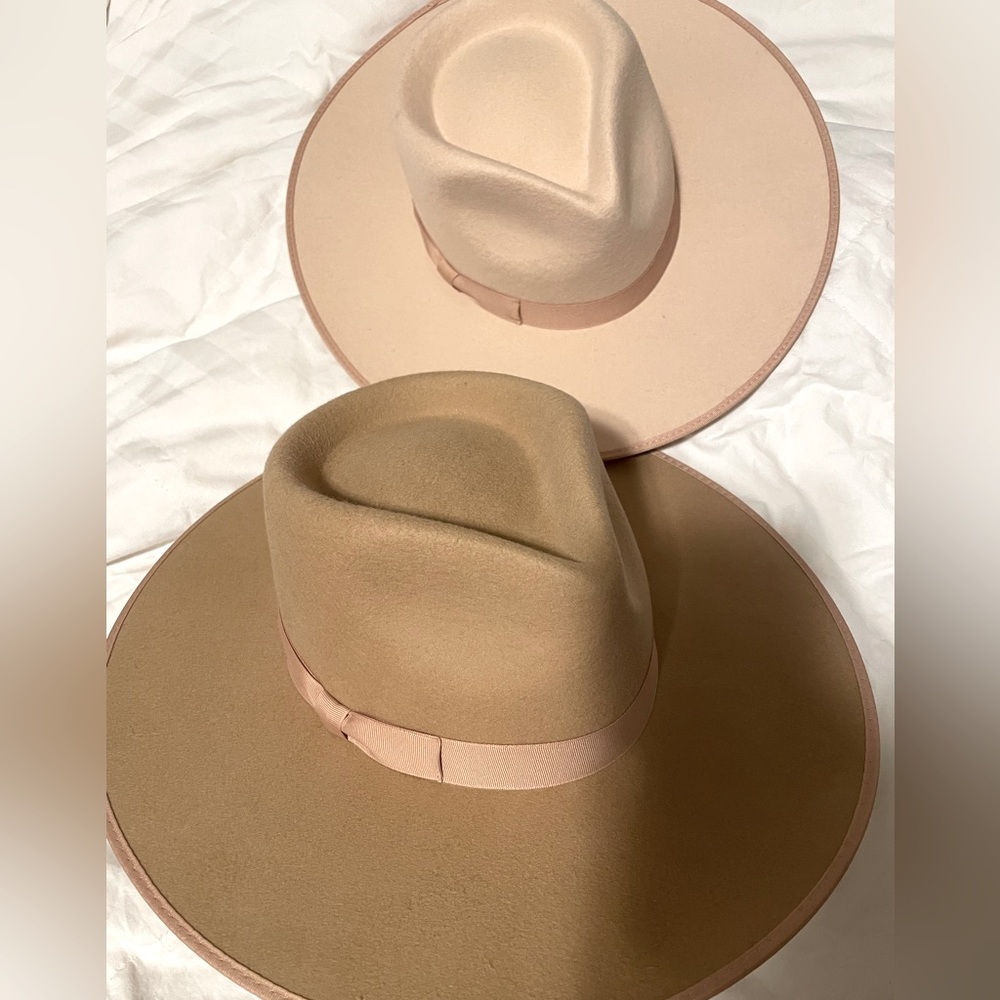 Lack of color (s) 
ivory rancher 
Teak rancher
